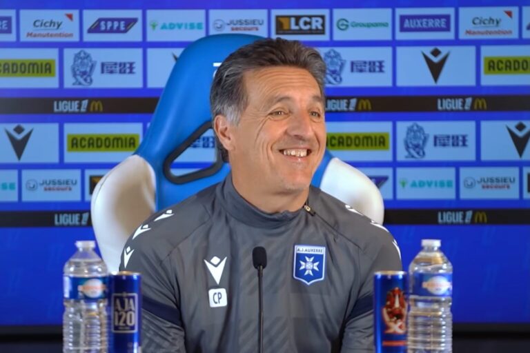 ⚡ Coup de tonnerre : Pélissier vers un retour à Auxerre ? 👉 Nantes fragilisé, Will Still déjà évoqué, tensions internes à l’AJA. #FCNantes #AJA #Pelissier #WillStill #Mercato #Football