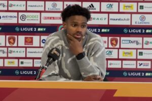 🚨 Mercato Lens : Lipinski ciblé ! 👉 Le capitaine de Rodez pourrait remplacer Malang Sarr, en route vers l’Arabie saoudite. #RCLens #Mercato #Lipinski #Football #Ligue1 #Ligue2