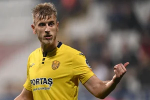 🔥 Nantes : Uros Radakovic veut se relancer ⚽ Défenseur serbe de 32 ans, sous contrat jusqu’en 2027 💬 « Il peut avoir le niveau Ligue 1 » (B. Drouet) #FCNantes #Radakovic #Mercato #Ligue2 #Football