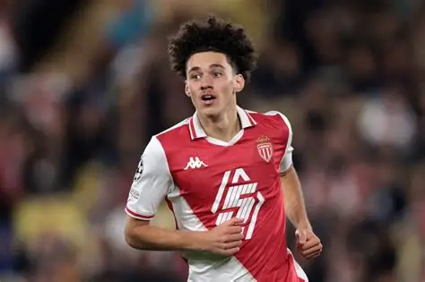 psg a fond sur akliouche