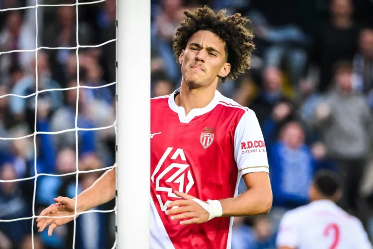 obstacle akliouche au PSG