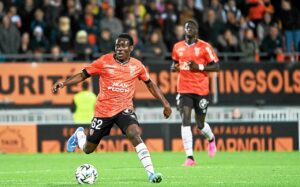 Le Camerounais de 21 ans file vers Bournemouth 🇬🇧⚽. Accord avancé, la Premier League l’attend 🔥👀