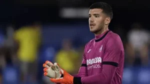 Le gardien argentin, champion du monde 2022, quitte Marseille après une saison éprouvante 😱⚽. Boca Juniors et Tottenham à l’affût 🔥👀