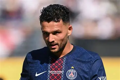 ⚡ “Un transfert qui change tout… Ramos vers Milan, Kolo Muani vers la Juve : Paris prépare sa révolution offensive.”