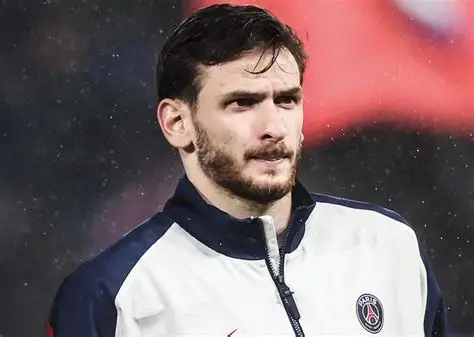 ⚡ “Kvaratskhelia avant la finale : ‘Sans ton équipe tu n’es rien’” 👉 Le Géorgien du PSG met en avant l’unité et l’ambition collective. #PSG #Kvaratskhelia #LigueDesChampions #Football #Arsenal
