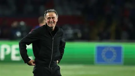 🚨 Mercato PSG : 3 recrues minimum ! 👉 Stabilité, remplacements poste pour poste, Luis Enrique veut consolider son collectif. #PSG #Mercato #LuisEnrique #Football #Ligue1 #ChampionsLeague