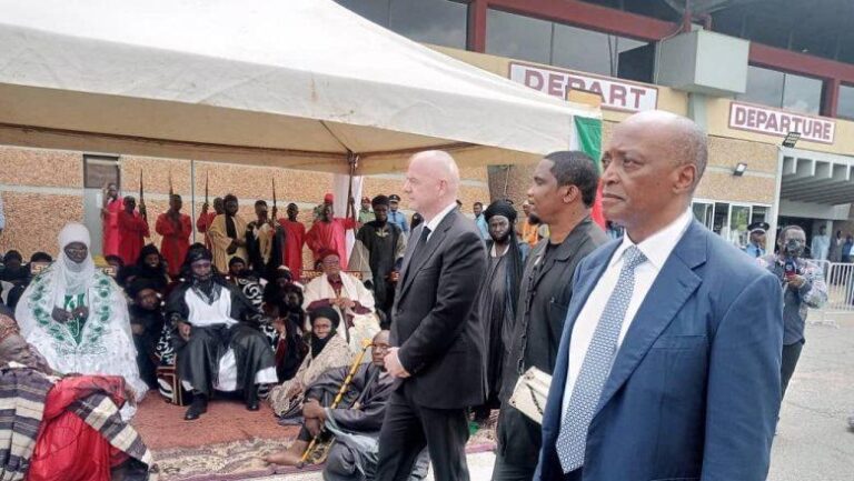 motsepe salue les efforts d'eto'o