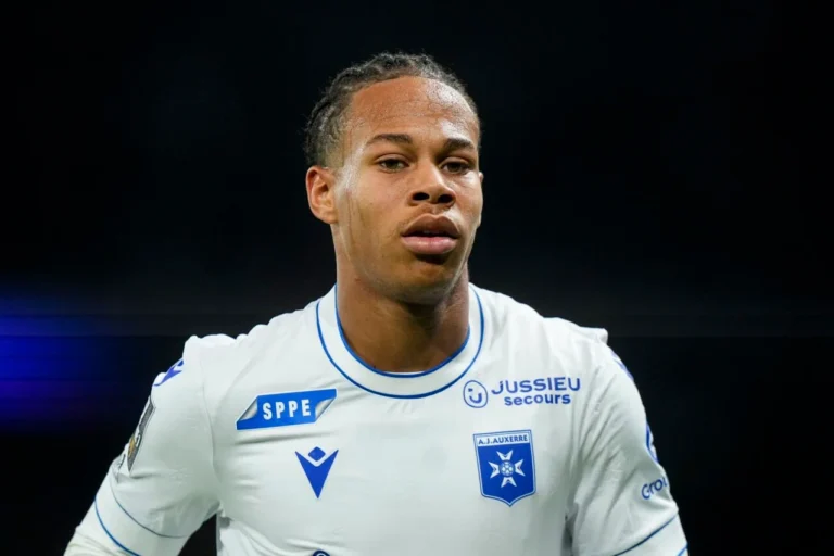 🚨 Lens veut remplacer Thomasson ⚽ Kévin Danois ciblé (AJ Auxerre) 💰 Offre possible : 15‑20 M€ 🔥 Un crack en pleine ascension #RCLens #Thomasson #Danois #AJA #Mercato #Football