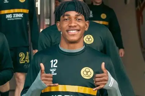 ⚡️ Mercato Nordiste : un jeune latéral ivoirien attire déjà Lille, Lens… et même le Standard 👀. 👉 Le feuilleton Christ Tapé pourrait enflammer l’été 🔥👇 #Mercato #Football #LOSC #RCLens #ChristTapé #AC_Horsens #StandardDeLiège #Ligue1 #CôteDIvoire