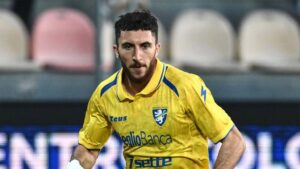 ⚡️ Mercato ASM : un ailier algérien dans le viseur… 👀 👉 Farès Ghedjemis ciblé par Monaco. #Mercato #Football #ASM #Ghedjemis #Frosinone