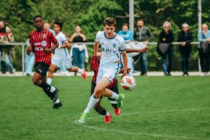 🚨 Mercato : la pépite suisse affole l’Europe ! ⚽ Ilija Despotovic (18 ans, Lausanne) suivi par LOSC et OGC Nice. 📈 15 buts en U17, déjà 5 en U19. 🇩🇪 🇳🇱 🇧🇪 Clubs allemands, néerlandais et Anderlecht aussi intéressés. 👉 Le dossier pourrait exploser cet été 👇 #LOSC #OGCNice #Despotovic #Mercato #Football