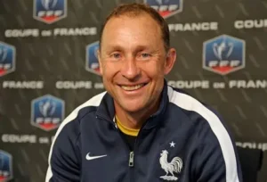 ⚡️ Mercato entraîneurs : une légende française recalée… 👀 👉 Laval dit non à Papin, Vignes prend les rênes. #Football #Mercato #Papin #StadeLavallois #OM