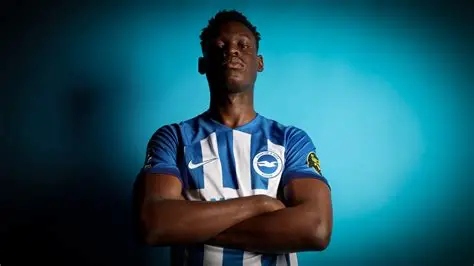 ⚡️ Mercato Lens : un jeune défenseur germano‑camerounais pourrait succéder à Malang Sarr… 👀 👉 Noël Bigo Atom suivi par le RC Lens. #Mercato #Football #RCLens #Atom #Bundesliga #Brighton
