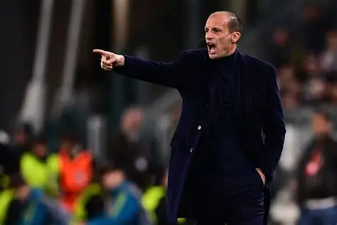 ⚡️ Mercato entraîneurs : un technicien italien prêt à s’asseoir sur le banc napolitain… 👀 👉 Massimiliano Allegri, proche d’un contrat de 3 ans avec Naples. #Mercato #Football #Napoli #Allegri #SerieA