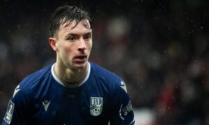 🚨 C’est officiel ! Après une saison XXL avec Dunkerque (10 buts, 7 passes décisives en 36 matchs), Enzo Bardeli s’envole pour l’Espagne. Le milieu de 25 ans, formé au LOSC, rejoint Levante UD jusqu’en 2029. 👉 Première expérience à l’étranger 👉 Convaincu par le projet de Luis Castro 👉 Levante signe sa première recrue du mercato ➡️ Découvre tous les détails de ce transfert et les ambitions de Bardeli en Liga 👇 #EnzoBardeli #Levante #Mercato #Liga #Football