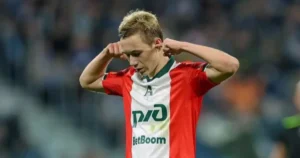 🚨 Mercato PSG : Batrakov dans le viseur ! ⚽ Milieu offensif russe de 20 ans. 🔥 Inspiré par Kvaratskhelia, déjà star à Paris. 💬 « Le parcours de Khvicha est éloquent… » 📉 Dossier jugé compliqué par Le Parisien. 👉 Paris rêve d’un nouveau crack venu de l’Est 👇 #PSG #Batrakov #Mercato #Football