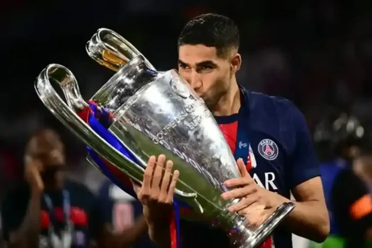 🚨 Hakimi snobé par l’UEFA ⚽ PSG sacré face à Arsenal (1‑1, 4 tab à 3) 📊 Co‑meilleur passeur avec 7 assists 🔥 Les fans crient au scandale : « Quel scandale !!?? » #PSG #Hakimi #Mbappé #UEFA #LigueDesChampions #Football