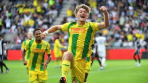 🚨 Mercato : Lepenant sur le départ ! ⚽ Milieu de 23 ans, sous contrat jusqu’en 2029. 🔥 Valeur estimée : 7 M€. 📉 Saison : 29 matchs, 1 passe décisive. 💬 Intérêt de Toulouse et Lorient. 👉 Un dossier brûlant pour l’été 👇 #FCNantes #Lepenant #Mercato #Football