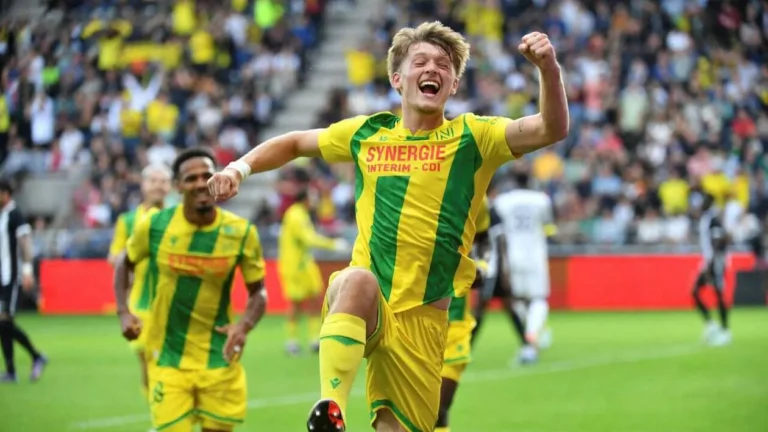 🚨 Mercato : Lepenant sur le départ ! ⚽ Milieu de 23 ans, sous contrat jusqu’en 2029. 🔥 Valeur estimée : 7 M€. 📉 Saison : 29 matchs, 1 passe décisive. 💬 Intérêt de Toulouse et Lorient. 👉 Un dossier brûlant pour l’été 👇 #FCNantes #Lepenant #Mercato #Football