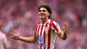 🚨 Mercato : Julián Álvarez relance le feuilleton ! 🇦🇷 L’agent active la piste Arsenal. 💰 Échange possible : Martinelli ou Trossard + chèque. ⚽ Barça bloqué, PSG hors course. 🔥 L’Atlético garde la main sur le dossier. #Mercato #JulianAlvarez #Arsenal #AtléticoMadrid #Barça