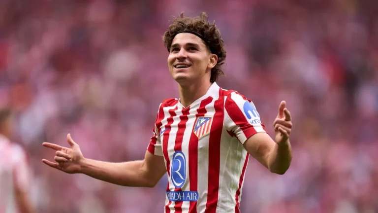🚨 Mercato : Julián Álvarez relance le feuilleton ! 🇦🇷 L’agent active la piste Arsenal. 💰 Échange possible : Martinelli ou Trossard + chèque. ⚽ Barça bloqué, PSG hors course. 🔥 L’Atlético garde la main sur le dossier. #Mercato #JulianAlvarez #Arsenal #AtléticoMadrid #Barça