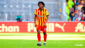 ⚡️ RC Lens : deux joueurs affichent une condition physique impressionnante avant la reprise… 👀 👉 Thauvin et Antonio veulent marquer des points sous Toppmöller. #Football #RCLens #Thauvin #Antonio #Toppmöller