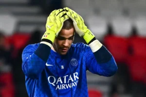 Le Stade Rennais espérait attirer Lucas Chevalier 🔥. Mais coup de théâtre : le gardien de 24 ans veut rester au PSG malgré la concurrence avec Matvey Safonov. Un revers pour Rennes, obligé de chercher d’autres pistes pour remplacer Samba 👀👇 #PSG #Chevalier #Rennes #Mercato #Ligue1