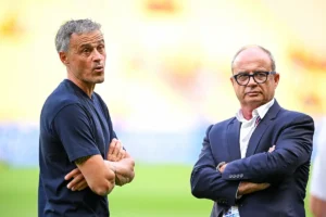 🚨 Mercato PSG : Arsenal dans le viseur ! ⚽ Martinelli suivi pour l’attaque. 🛡️ Saliba et Gabriel ciblés pour la défense. 🔥 Campos veut frapper fort après la finale de C1. 👉 Paris prêt à affaiblir son rival londonien 👇 #PSG #Arsenal #Mercato #Football