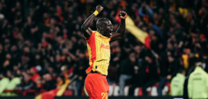 ⚡️ Mercato Ligue 1 : un défenseur quitte Lens après deux saisons réussies… 👀 👉 Malang Sarr libre de tout contrat. #Mercato #Football #RCLens #MalangSarr