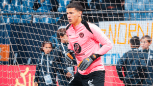 🚨 Mercato ASSE : un jeune gardien français attire l’attention des Verts 👀. Après une saison solide en Ligue 2, son avenir dépend d’un autre joueur du TFC… et pourrait bien s’écrire à Saint‑Étienne 🔥👇 #ASSE #Mercato #Niflore #TFC #Ligue2 #Football