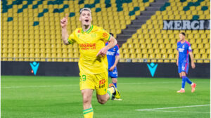 🚨 Mercato FC Nantes : Abline vers Galatasaray ? ⚽ 6 buts + 5 passes décisives en Ligue 1. 📉 Relégation actée, reconstruction obligatoire. 🇹🇷 Galatasaray, champion de Turquie et qualifié en C1, dégaine une offre. 💰 Sous contrat jusqu’en 2028, Nantes espère une plus‑value. 👉 Dossier chaud du mercato 👇 #FCNantes #Abline #Galatasaray #Mercato #Football