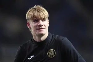 À 17 ans, le prodige belge Nathan De Cat (Anderlecht) attire le Paris FC, prêt à investir 25 M€. Courtisé aussi par l’OM, l’OL, le Bayern, Dortmund, Leipzig, Stuttgart, Leverkusen, Tottenham et Aston Villa, son avenir s’annonce explosif 👇 #ParisFC #Mercato #NathanDeCat #OM #OL #Bayern #Dortmund #Leipzig #Stuttgart #Leverkusen #Tottenham #AstonVilla #Football