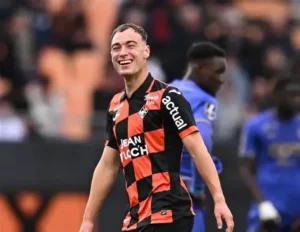 ⚡️ Mercato Ligue 1 : un ailier convoité profite du soleil grec avant de trancher sur son avenir… 👀 👉 Pablo Pagis suivi par l’OM, Lens et Rennes. #Mercato #Football #Pagis #OM #RCLens #StadeRennais