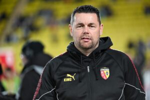 ⚡️ Mercato Auxerre : un attaquant malien séduit déjà la Ligue 1… mais la Premier League pourrait tout changer 👀. 👉 Pierre Sage et Crystal Palace entrent dans la danse 🔥👇 #Mercato #Football #AJA #Sinayoko #PremierLeague #CrystalPalace #Fulham #Everton #LeedsUnited #OM #RCLens #StadeRennais #Mali
