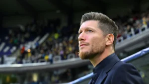 🚨 AS Monaco : Pocognoli évincé ! ⚽ Le technicien belge quitte le Rocher après 38 matchs. 🔥 Les dirigeants discutent déjà avec Filipe Luís, ex‑Atlético et Chelsea. 💬 Un nouveau cycle s’ouvre pour les Rouge & Blanc… 👉 Le pari Filipe Luís sera‑t‑il le bon ? Clique et découvre les coulisses 👇 #ASMonaco #Pocognoli #FilipeLuis #Mercato #Football