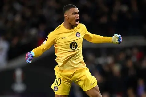 Mercato TFC : un jeune gardien français pourrait bientôt rejoindre la Premier League… 👀 👉 Aston Villa s’intéresse à Guillaume Restes. #Mercato #TFC #AstonVilla #GuillaumeRestes #Football