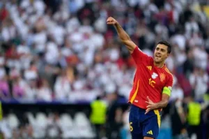 🚨 Mercato : Le PSG prépare un énorme coup 💥. Le Ballon d’Or 2024 Rodri aurait discuté avec Luis Enrique et serait convaincu par le projet parisien. Exit le Real Madrid… Paris pourrait rafler la mise 👀👇 #PSG #Mercato #Rodri #LuisEnrique #ManchesterCity #Ligue1