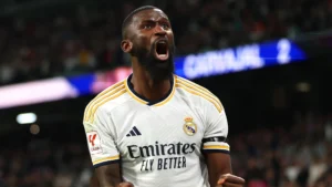 ⚡️ Mercato Real Madrid : une décision stratégique actée… 👀 👉 Le nouvel entraîneur mise sur un cadre défensif. #Mercato #Football #RealMadrid #Liga #Mourinho #Rüdiger
