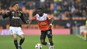⚡️ Mercato OGCN : un latéral camerounais libre intrigue… 👀 👉 Darlin Yongwa dans le viseur de Nice. #Mercato #Football #OGCNice #Yongwa #Lorient
