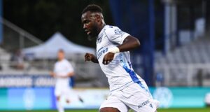 ⚡ Un attaquant en révolte… 🔴⚫ Paris FC défie Rennes. 💰 Auxerre réclame 12 M€. #Sinayoko #ParisFC #SRFC #Mercato #Football
