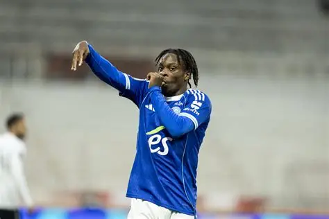 ⚡ Godo en danger… 🇫🇷 Strasbourg tremble. 🏴 Fulham veut son retour. #RCSA #Fulham #MartialGodo #Mercato #Football