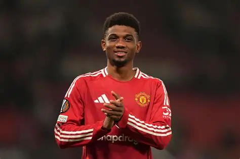⚡ Diallo intransférable… mais surveillé ! 🔴 United veut le garder. ⚫⚪ Newcastle reste à l’affût. #AmadDiallo #ManchesterUnited #Newcastle #Mercato #Football