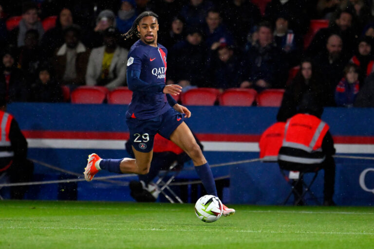 ⚡️ Un crack français en pleine réflexion… 🇫🇷 Brillant au Mondial, son avenir au PSG reste incertain. 🔥 Le Barça prépare une offre XXL pour le séduire… 👉 La suite en commentaire ⬇️ #Barcola #PSG #Barça #Mercato #Mondial2026