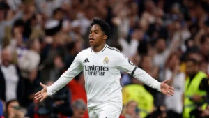 ⚡ Endrick sur le départ ? 🇮🇹 La Roma veut le récupérer en prêt. ⚽ 8 buts, 8 passes décisives à Lyon. #Endrick #RealMadrid #ASRoma #Mercato #Football