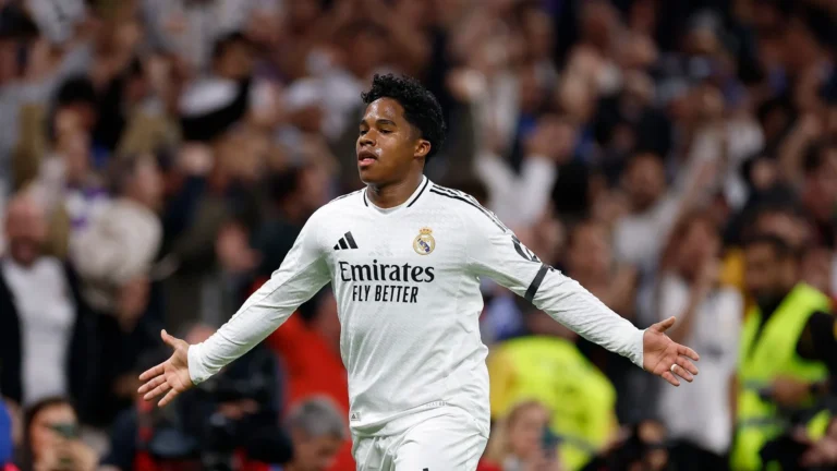 ⚡ Endrick sur le départ ? 🇮🇹 La Roma veut le récupérer en prêt. ⚽ 8 buts, 8 passes décisives à Lyon. #Endrick #RealMadrid #ASRoma #Mercato #Football