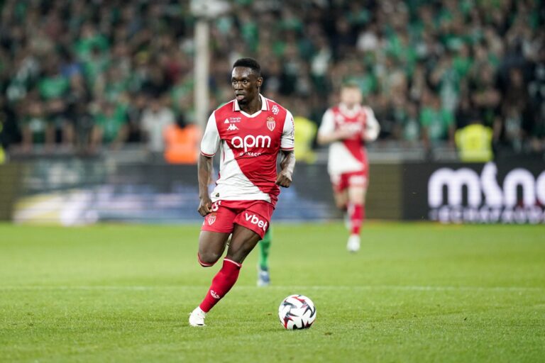 ⚡️ Mercato PSG : un buteur de Ligue 1 pourrait bientôt débarquer au Parc… 👀 👉 Folarin Balogun suivi de près par Paris. #Mercato #PSG #Balogun #Football