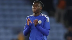 ⚡️ Manchester City frappe un nouveau coup ! 🔥 Jeremy Monga, 17 ans, quitte Leicester pour rejoindre les Sky Blues. 👀 Arsenal était en course, mais City a eu le dernier mot… 👉 La suite en commentaire ⬇️ #ManCity #JeremyMonga #Mercato #Arsenal