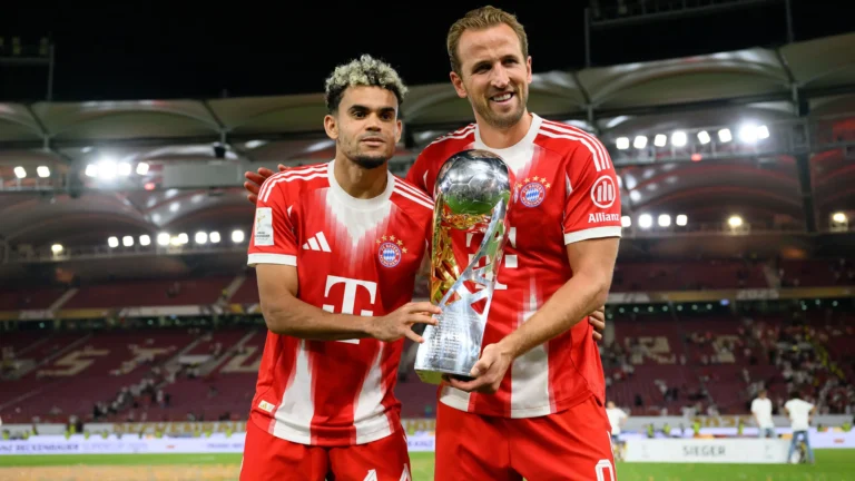 🚨 Mercato : Al Hilal vise Harry Kane ! 👉 Discussions entamées avec son entourage. 💰 Clause libératoire fixée à 65 M€. ⚽ Le capitaine anglais hésite entre Bayern et Arabie saoudite 👀 Lien complet en commentaire 👇 #Mercato #HarryKane #AlHilal #Bayern #Football