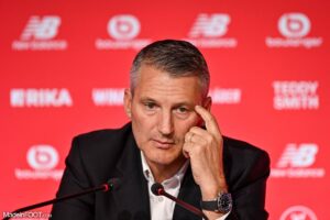 ⚡ Le LOSC ne s’arrête pas là… 🔴 Trois postes ciblés par Létang. 👀 Défenseur, milieu et gardien en vue. #LOSC #Mercato #Football #Ligue1