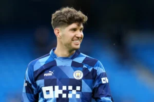 ⚡ Un roc anglais en quête de renouveau… 🔵⚫ L’Inter Milan ouvre la porte. 👀 Décision après le Mondial. #Stones #InterMilan #Mercato #Football